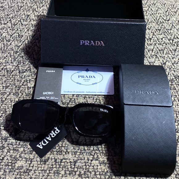 BRAND NEW PRADA SUNGLASSES - Picture 3 of 8